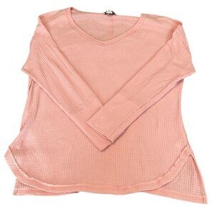 Vintage America szM 3/4 sleeve thermal hem is round in front square in back GUC